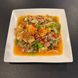 ยำไข่ดาว