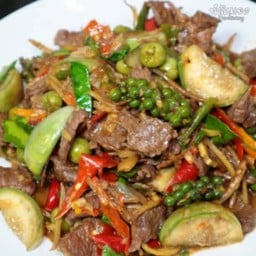 คุณหนิงอาหารตามสั่ง แฟลตตอรี่แลนด์ วังน้อย