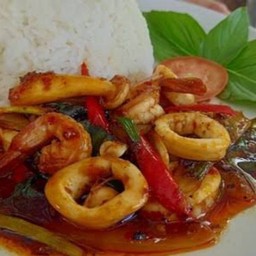 ข้าวเครื่องแกงปลาหมึก