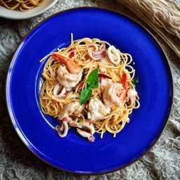 เมนูใหม่!! สปาเก็ตตี้ผัดพริกแห้งกุ้ง+หมึก