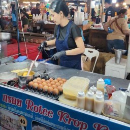 โรตีกร๊อบกรอบ ตลาดโรงเกลือมาร์เก็ต นวนคร