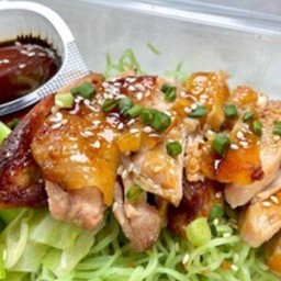 หมี่เหลืองไก่ซอสเทอริยากิ