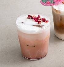Rose & red velvet latte