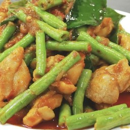 ข้าว-ผัดพริกแกงอกไก่