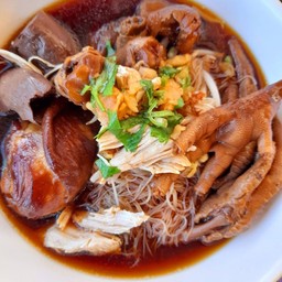 ก๋วยเตี๋ยวไก่ตุ๋น ธรรมดา