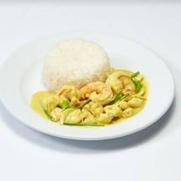 ข้าวปูกุ้งผัดผงกะหรี่