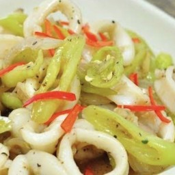 ข้าว-ผัดพริกอ่อนปลาหมึก