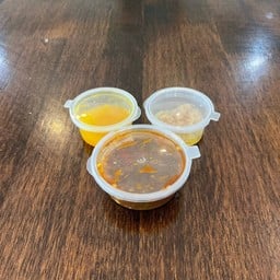 ชุดน้ำจิ้ม 3 อย่าง (น้ำจิ้มข้าวมันไก่ไทย/ขิงผัดน้ำมัน/พริกส้ม)