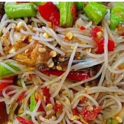 ตำปลาร้าขนมจีน