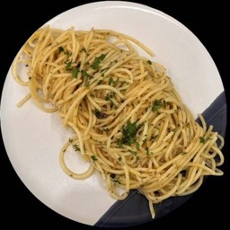 สปาเก็ตตี้กระเทียมน้ำมันมะกอก