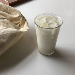 Fresh milk • นมสด