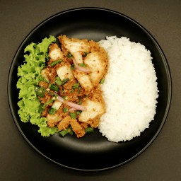 ข้าวยำไก่แซ่บ