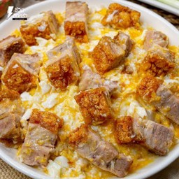 ข้าวไข่ข้นหมูกรอบ