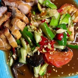 ตำแตงหมูสามชั้นทอดน้ำปลา