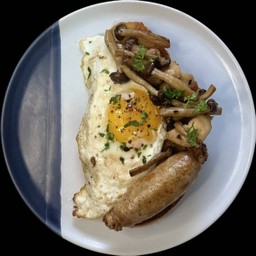 ไข่ดาว เห็ดผัด ไส้กรอก ออนโทส