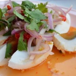 ยำไข่เค็ม