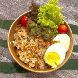 ข้่่าวผัดน้ำพริกกากหมูวรโญ + ไข่ต้ม