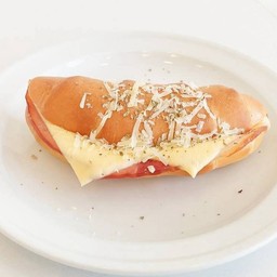 Ham cheese shio pan (แฮมชีส)