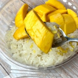 ข้าวเหนียวมะม่วง ป้ารวย หลังดาว