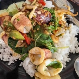 ครัววาสนา ก๋วยเตี๋ยวทะเล (หน้าค่ายนเรศวร)