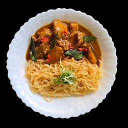 ไก่แกงกะหรี่สูตรเชฟกับบะหมี่หมี่เป๊าะChef'S Curry Chicken With Pok Mee