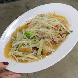 กุยช่ายขาวผัดเต้าหู้หมูสับ