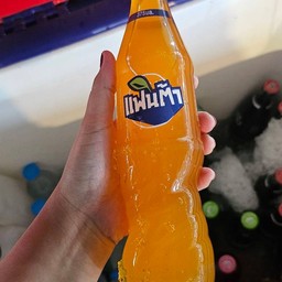 น้ำส้ม แก้วโอ่ง