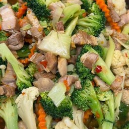 ผัดผักบล๊อกโคลี่หมูสามชั้น (ถุง)