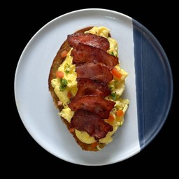 ไข่คน และเบค่อน ออนโทส