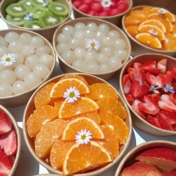 ผลไม้สดปอกพร้อมทาน by คุณแม่