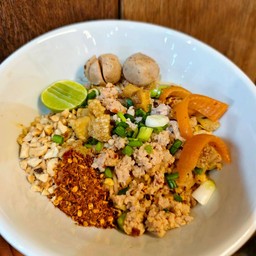 เตี๋ยวต้มยำแห้งหมูสับ