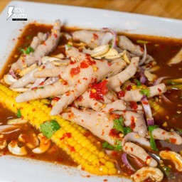 ยำตีนไก่ไฮโซ