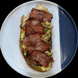 อะโวคาโด้ เห็ดผัด และ เบค่อน ออนโทส