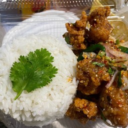 ข้าวยำไก่แซ่บ