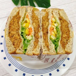 แซนวิช หมูหยิงน้ำสลัด 1 คู่