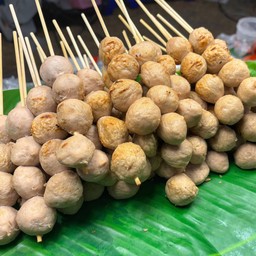 เฮียช้วง ลูกชิ้น ปั้นสด
