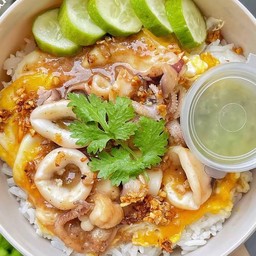 ข้าวหมึกกระเทียมไข่ข้น