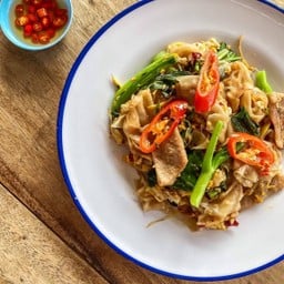 เส้นใหญ่หมู ผัดขี้เมา