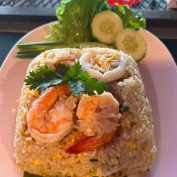ข้าวผัดทะเล (จานกลาง)