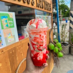 นมสด สตอเบอร์รี่ปั่น