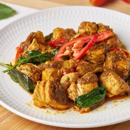 ไก่นุ่มผัดพริกแกงเผ็ด 224 kcal