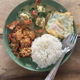 Aunty’s Wok PhayaThai อาหารตามสั่ง