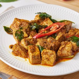 หมูนุ่มผัดพริกแกงเผ็ด 208 kcal