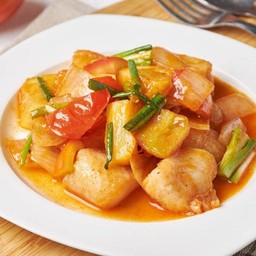 F2 ปลาดอรี่ผัดเปรี้ยวหวาน 181 kcal