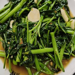 ผักบุ้งไฟแดง