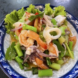 ยำก้านคะน้า