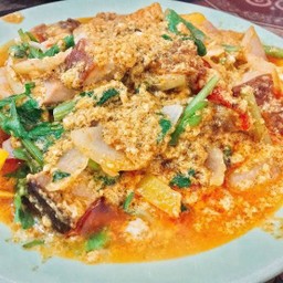 ข้าว ผัดผงกระ หรี่หมู แจ่มๆ