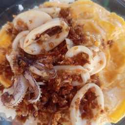 ข้าวไข่ข้นหมึกกระเทียม