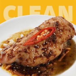 อกไก่นุ่มราดซอสเห็ดหอม 256 kcal