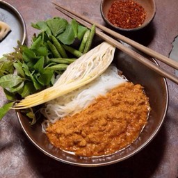 หมี่กะทิอุบล